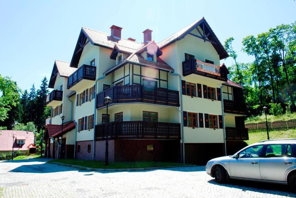 Sun Seasons 24 - Parkowa Apartment