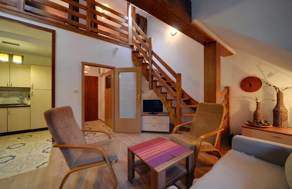 Sun Seasons 24 - Parkowa Apartment